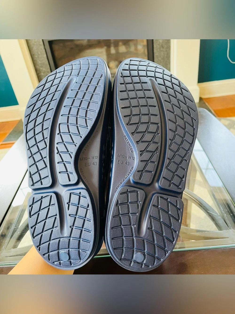 OOFOS OOriginal  Unisex Thong Sandals Navy M10 / W12 NEW